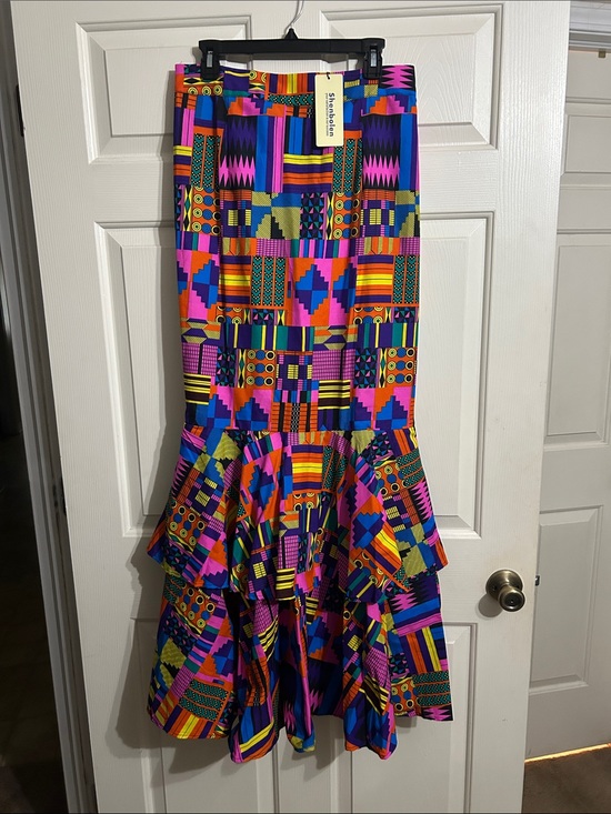 Shenbolen Dresses & Skirts - Multicolor Geometric Ruffle-Hem Maxi Skirt